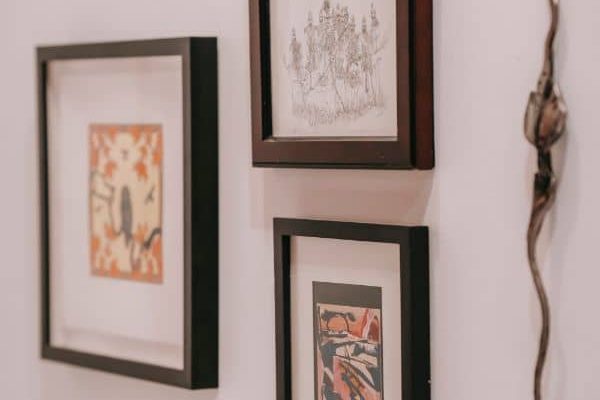 picture-art-hanging.jpg picture-art-hanging.jpg